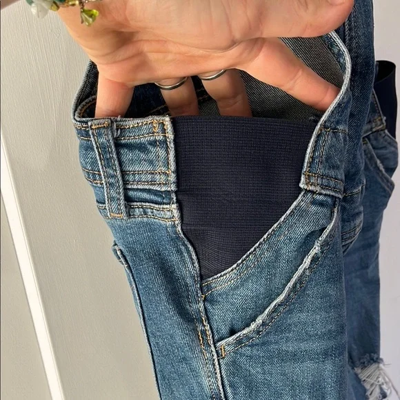 Old Navy Maternity Size 14 Stylish Blue Denim Overalls - Picture 2 of 8